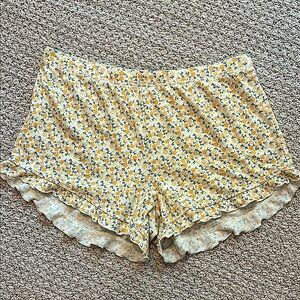 Gilly Hicks Yellow Floral Women's Shorts